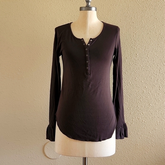 𝅺CHASER LONG SLEEVE TOP - Picture 1 of 7